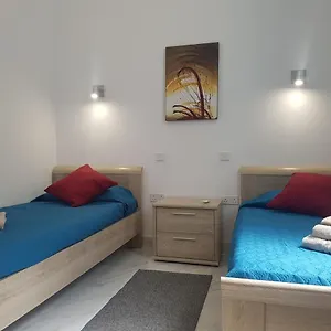 Ac1- Prime Location 3 Bedroom Apt In St.julian's Appartamento
